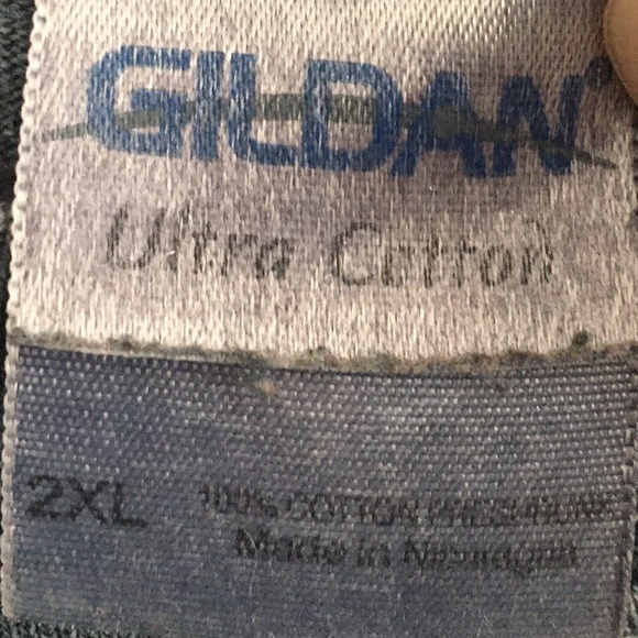 Lake Winnepisaukee Asymmetrical Cropped Tee - Picture 3 of 4